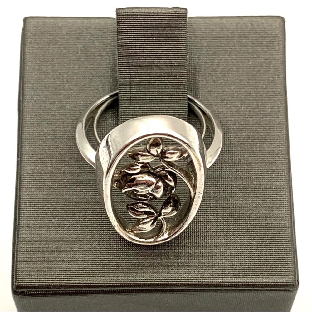 Vintage Avon Ring Flower Motif